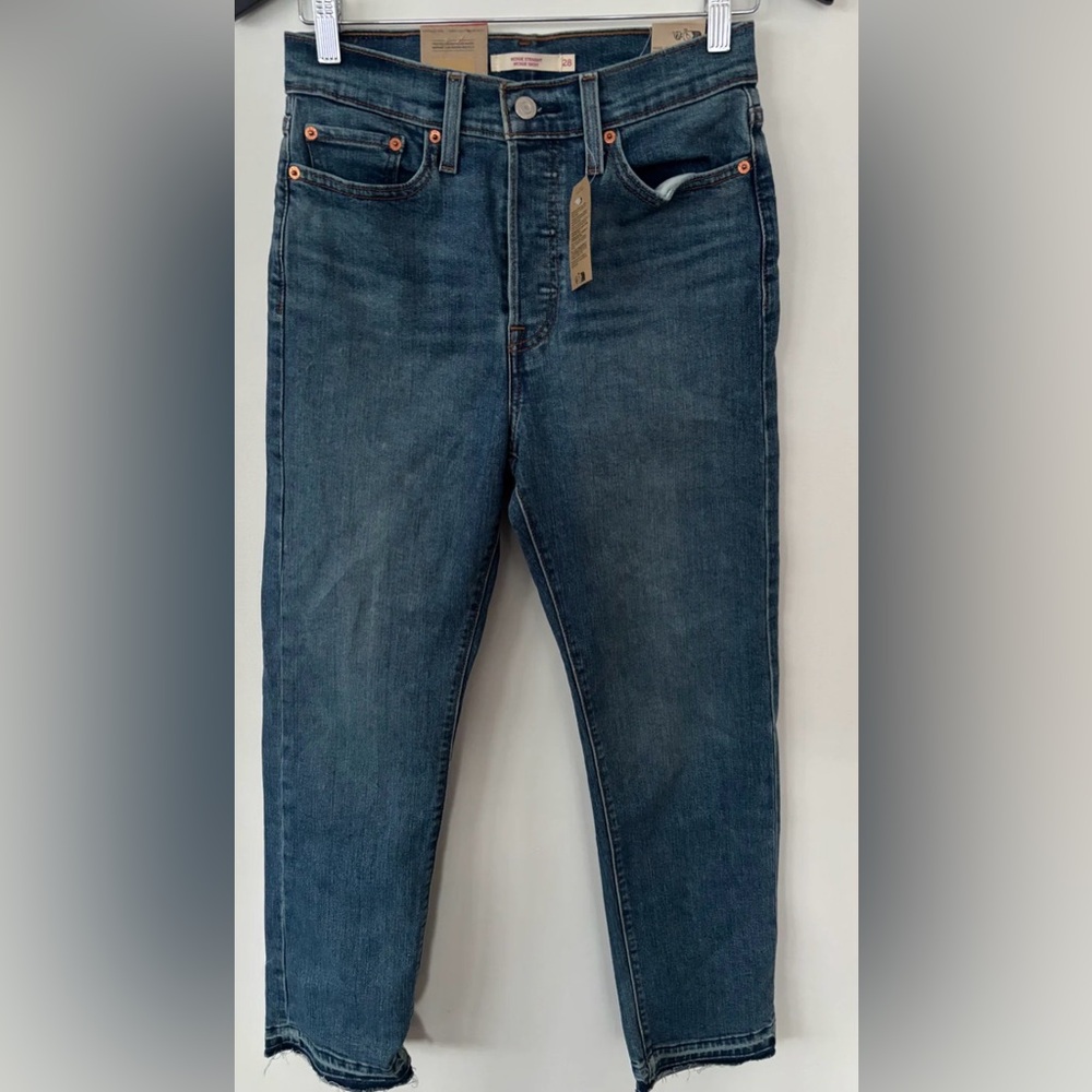 Levi's Wedgie Straight NWT | Sz 28 (fit small)(J136E14)